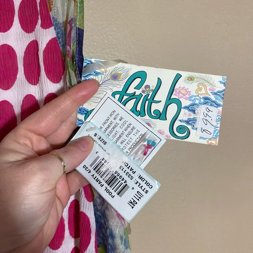 Faith Pool Party “Wyndha” tunic size small - Picture 3 of 6